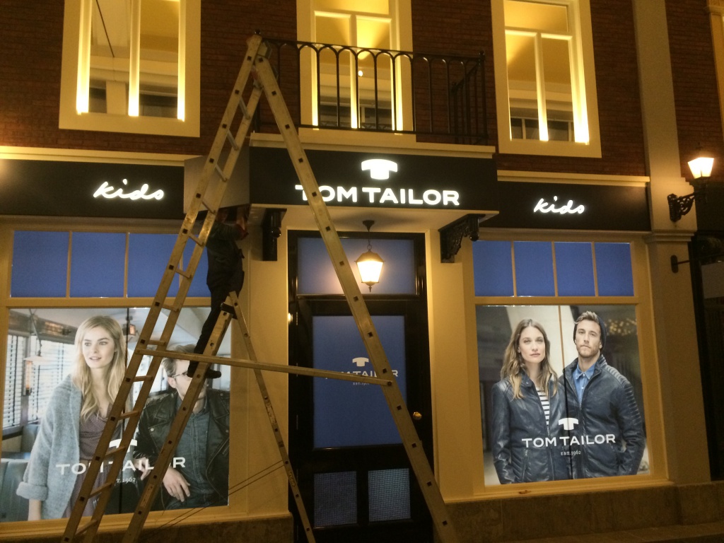 Tom Tailor аутлет Fashion House вывеска